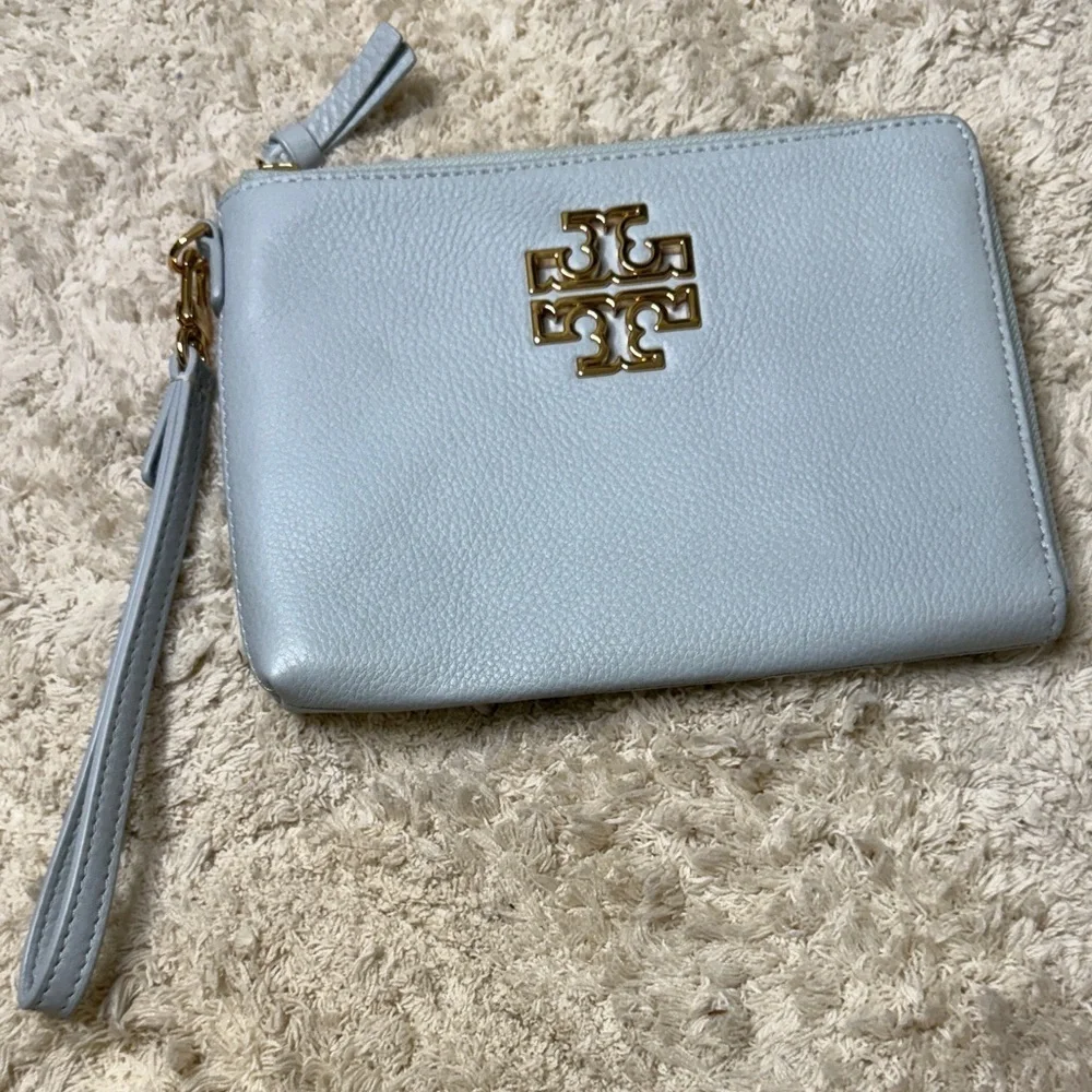Tory Burch Sky Blue Britten Large Zip Pouch Wristlet with Gold Logo